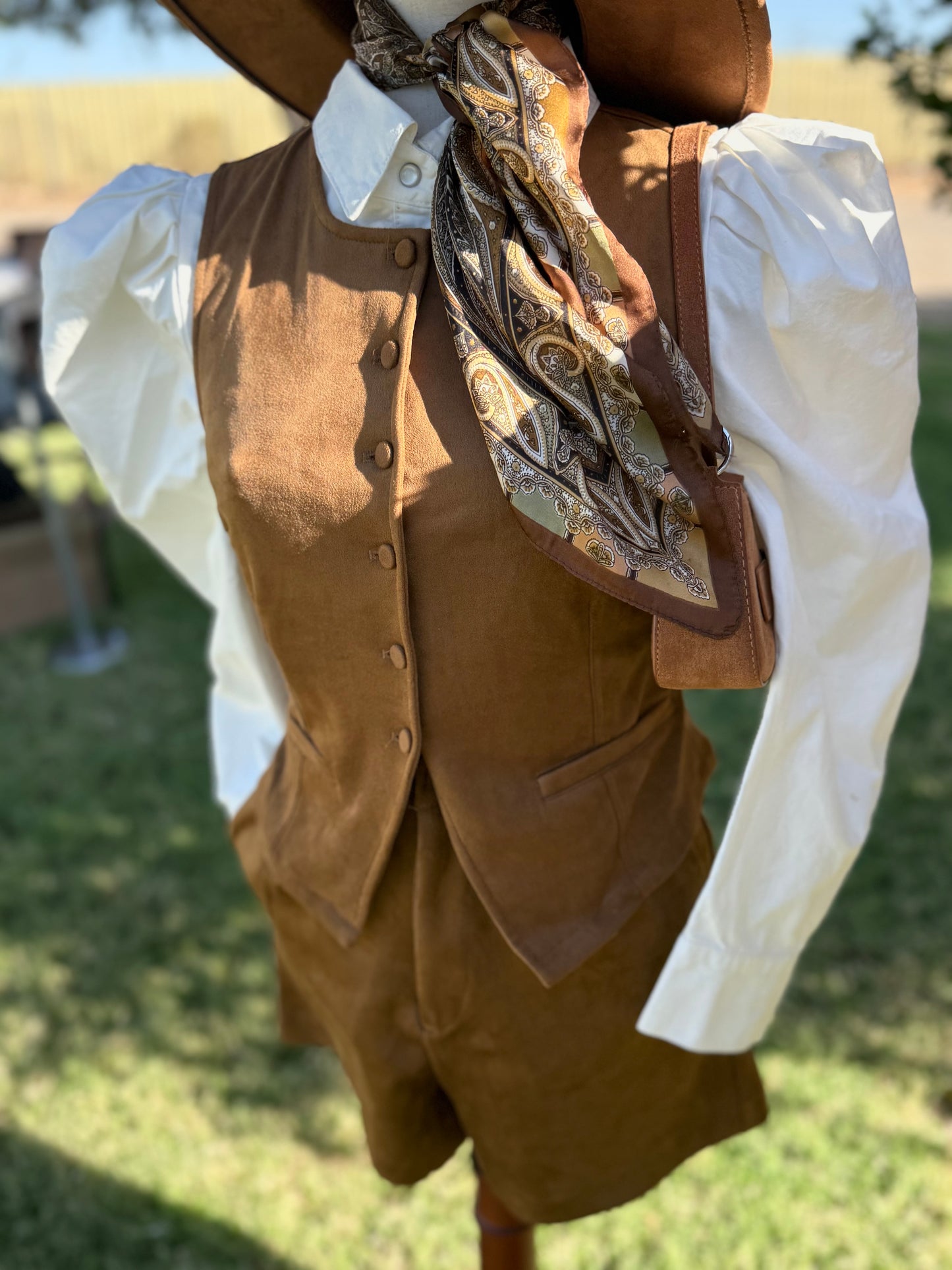 The Dolly Button Down