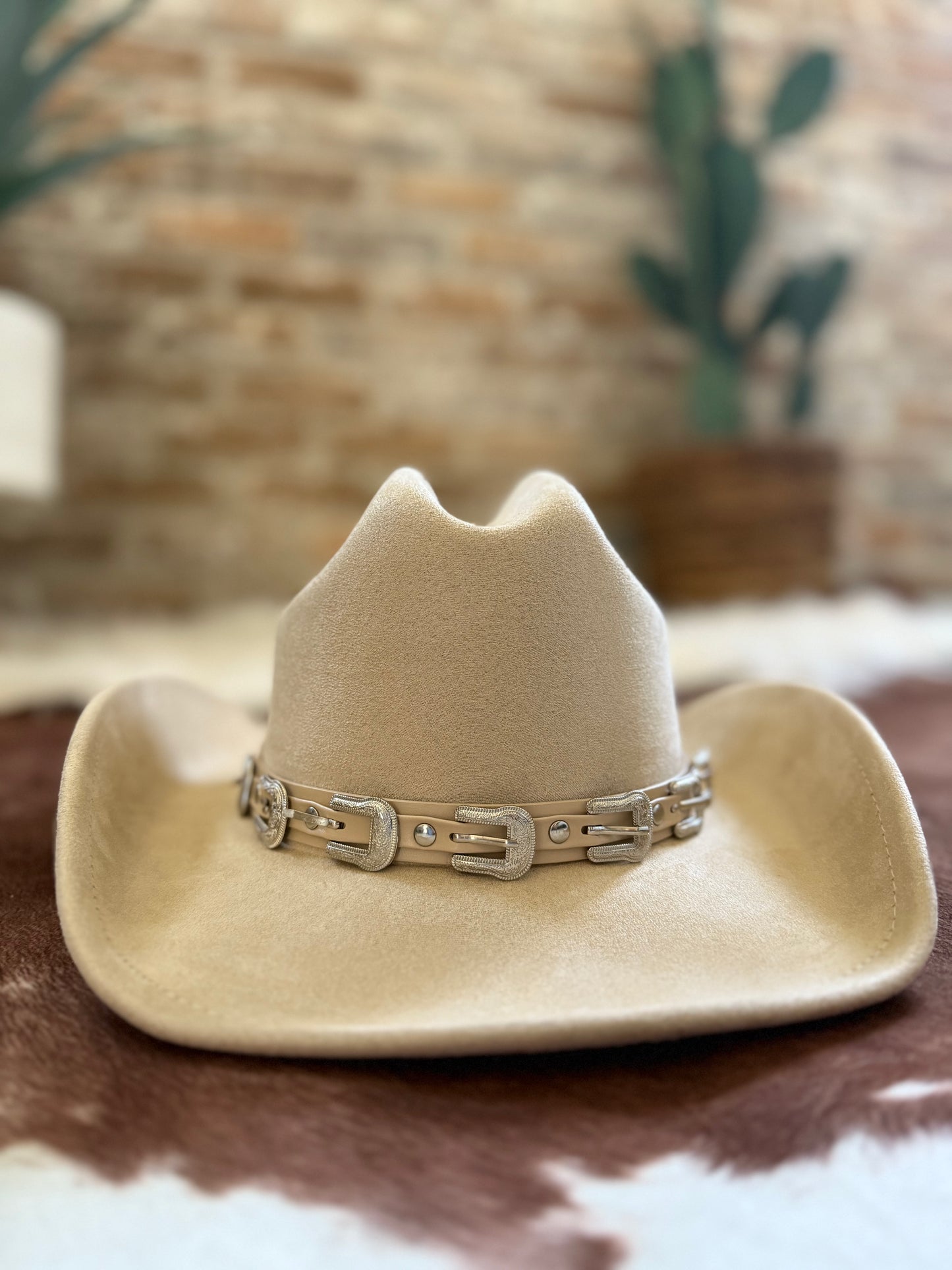 Carin Ridge Top Hat