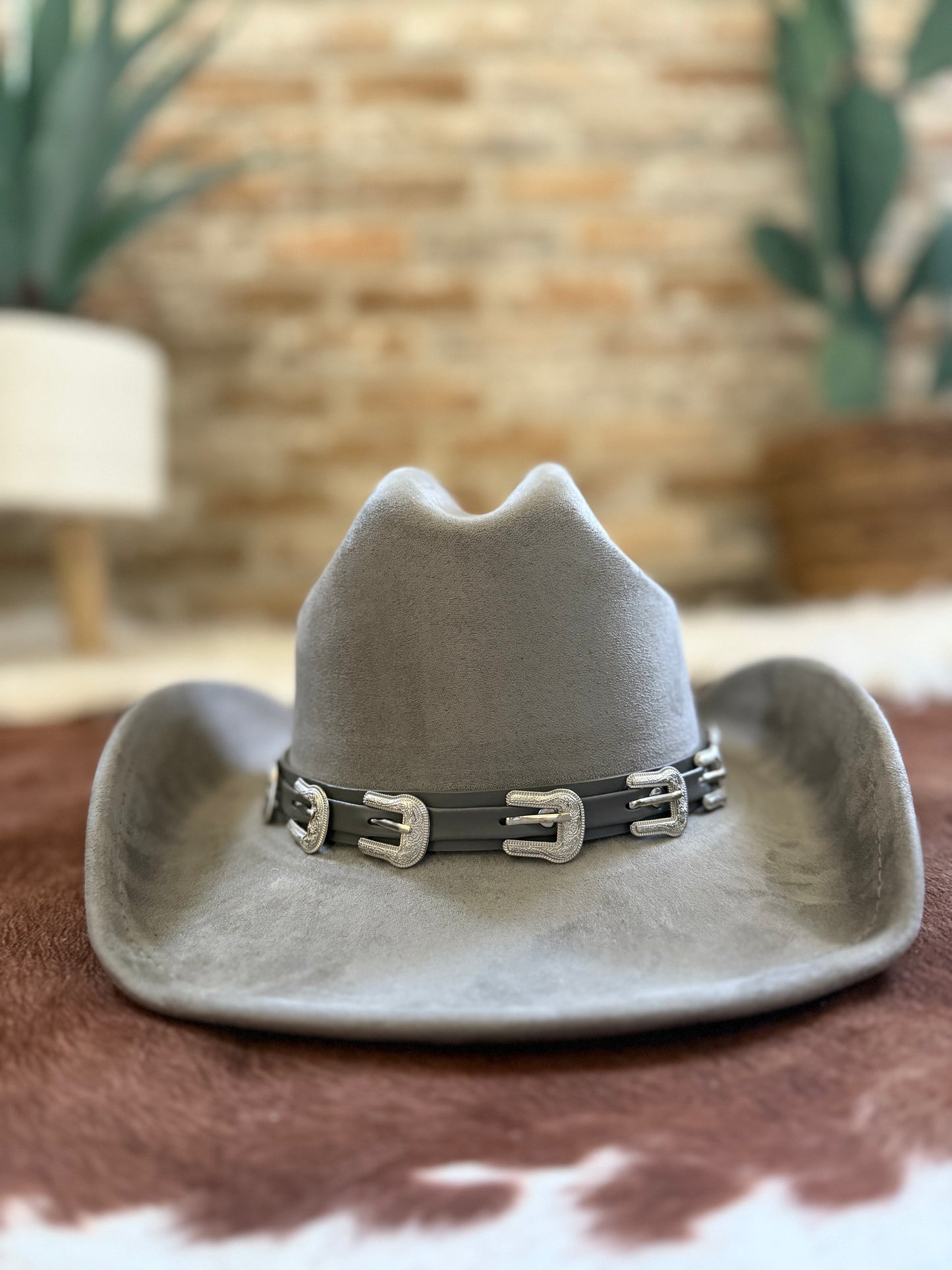 Carin Ridge Top Hat