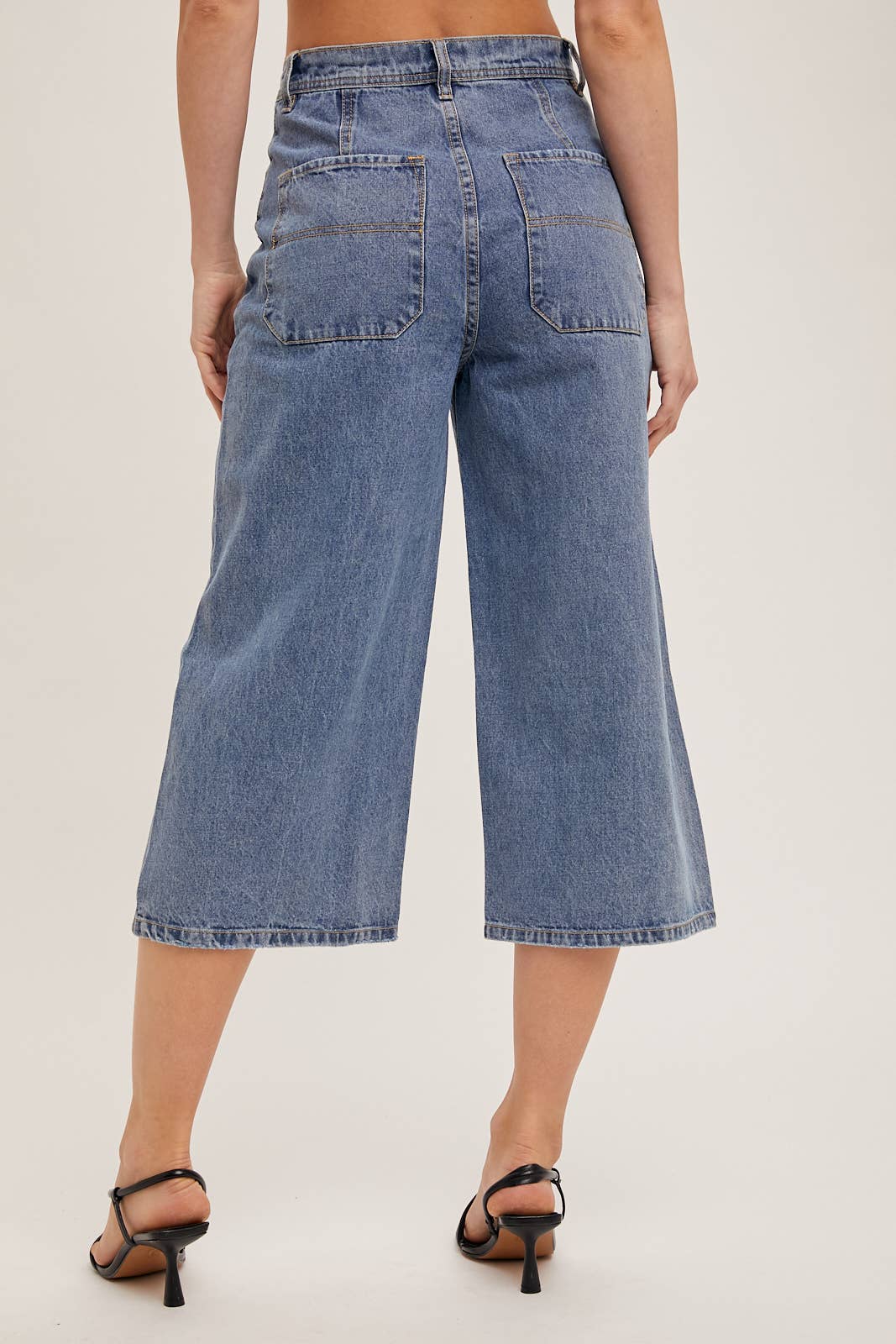 THE WIDE LEG CROP JEANS