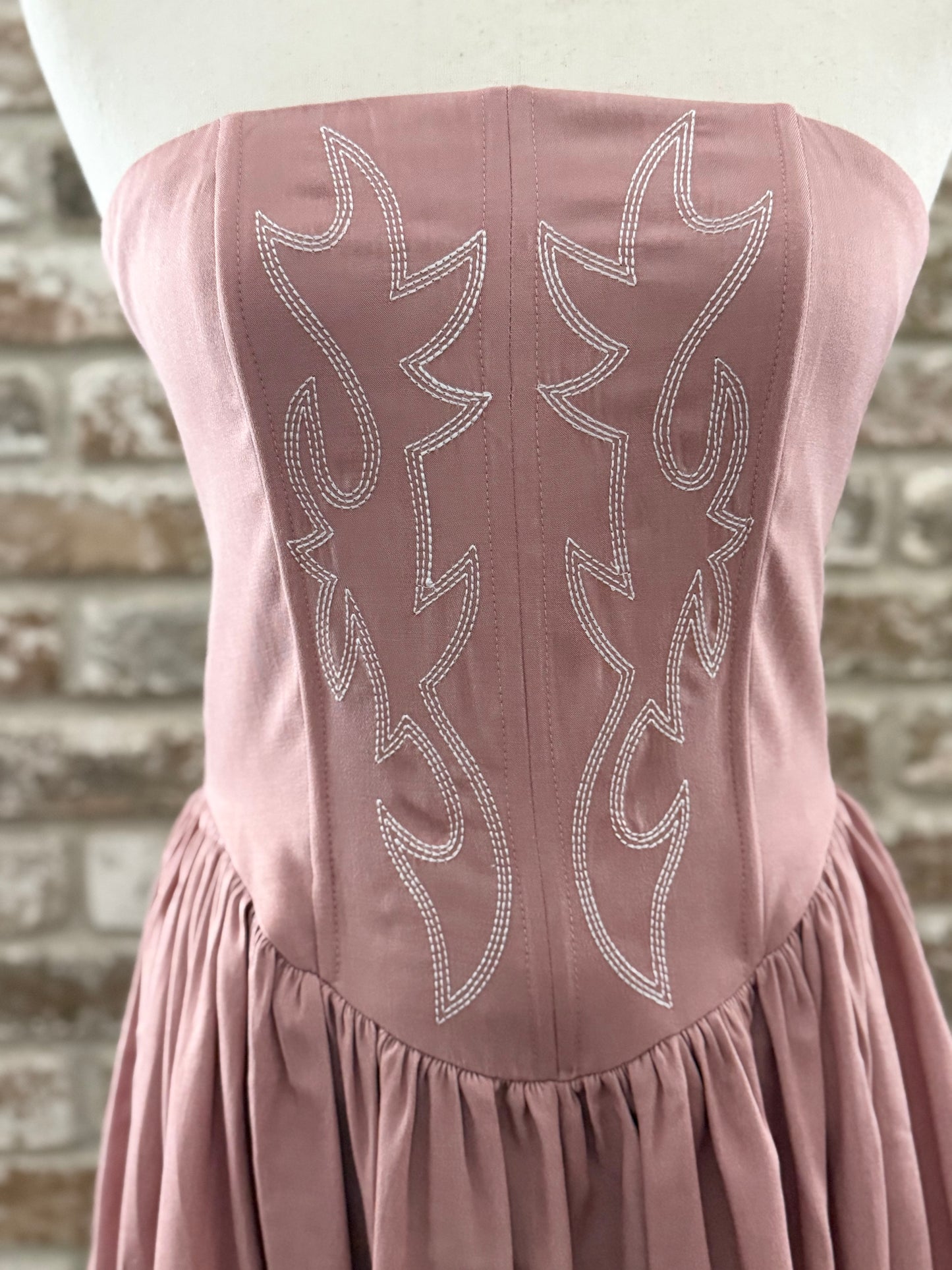 Esa Nena Embroidered Puff Mini Dress